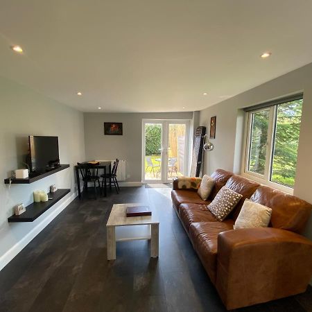 Anjalea Villa Ню Милтън Екстериор снимка