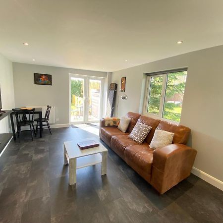 Anjalea Villa Ню Милтън Екстериор снимка